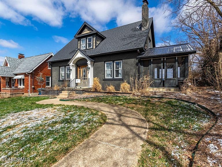 Listing photo 4