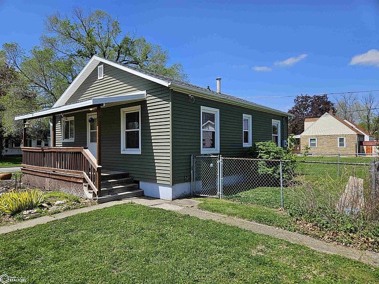 Listing photo 2