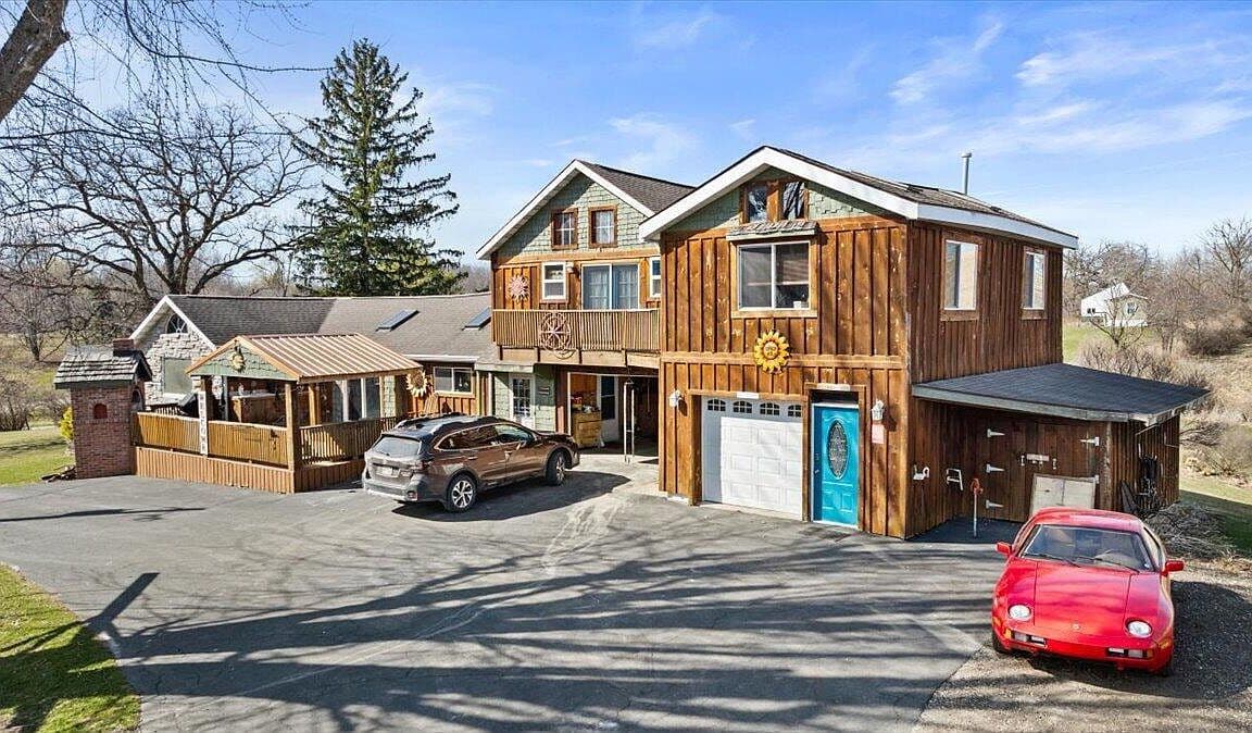 Primary listing photo