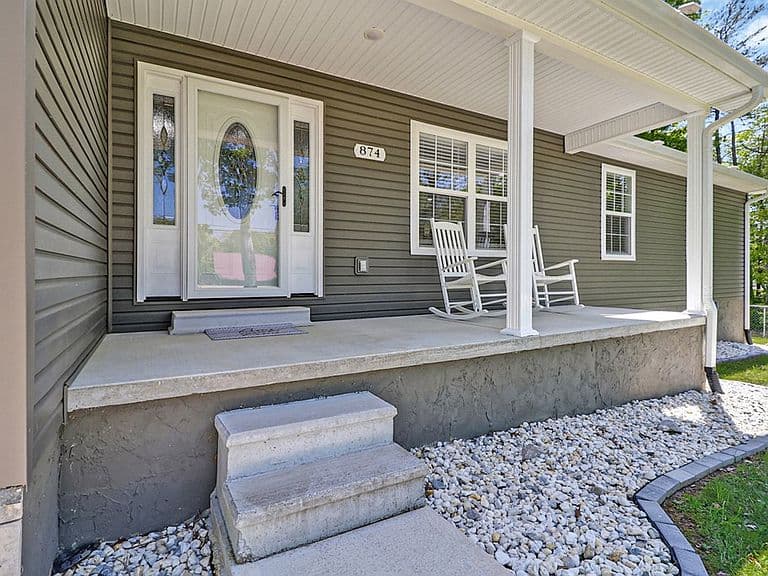 Listing photo 4