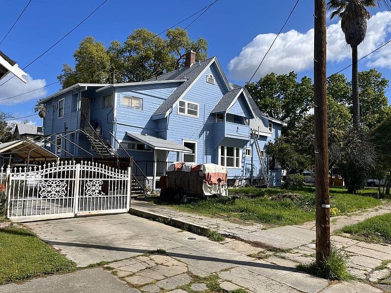 Listing photo 3