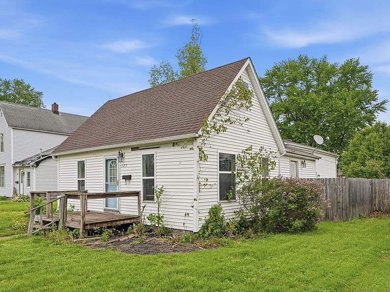 Listing photo 2
