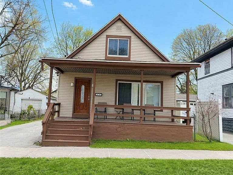 Listing photo 2