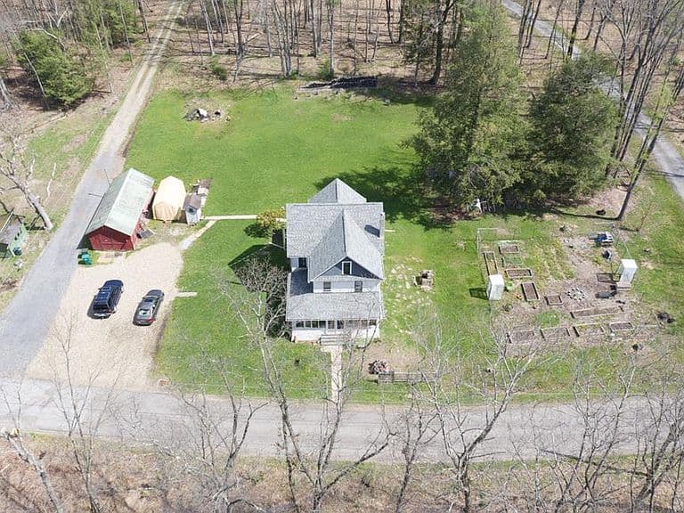 Listing photo 2