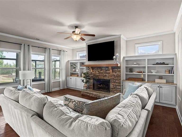 Listing photo 3