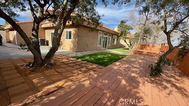 Listing photo 5