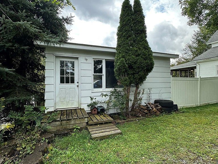 Listing photo 5