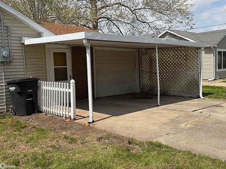 Listing photo 4