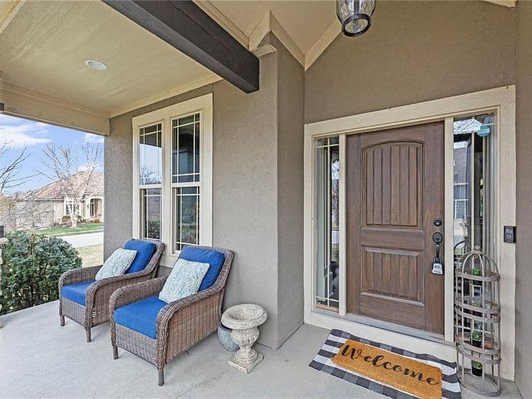 Listing photo 2