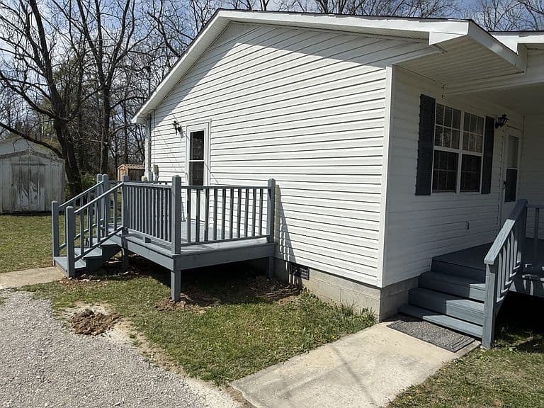 Listing photo 2