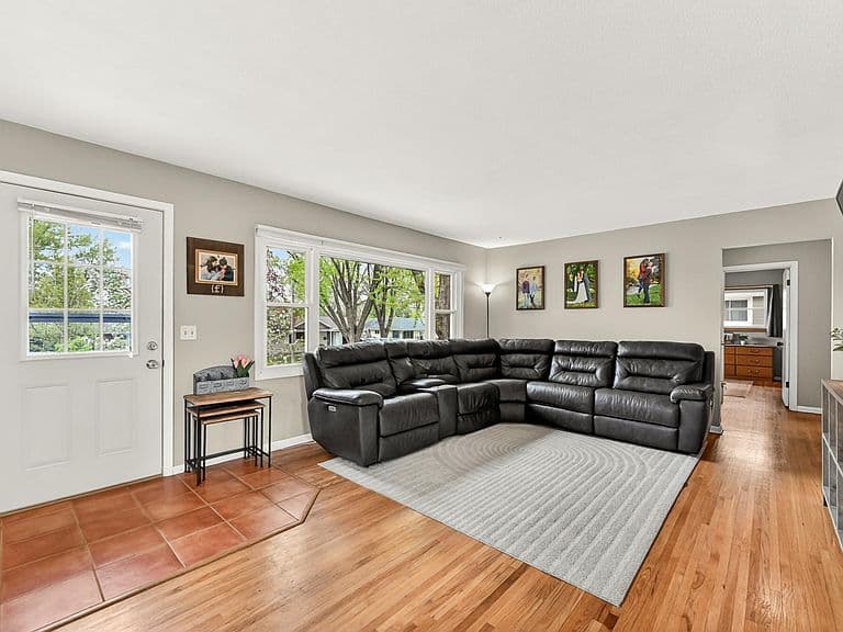 Listing photo 5
