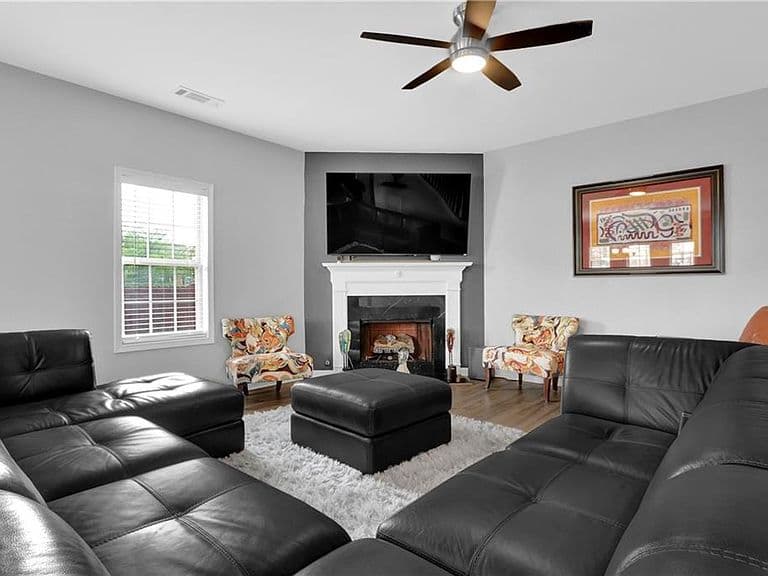 Listing photo 5