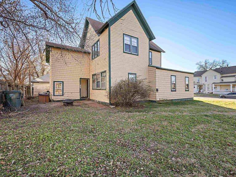 Listing photo 3