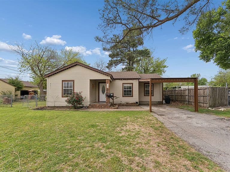 Listing photo 2