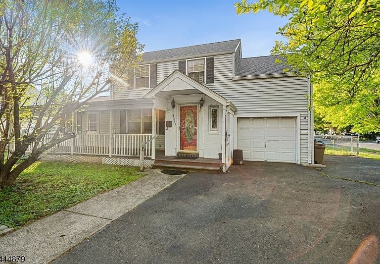 Listing photo 4