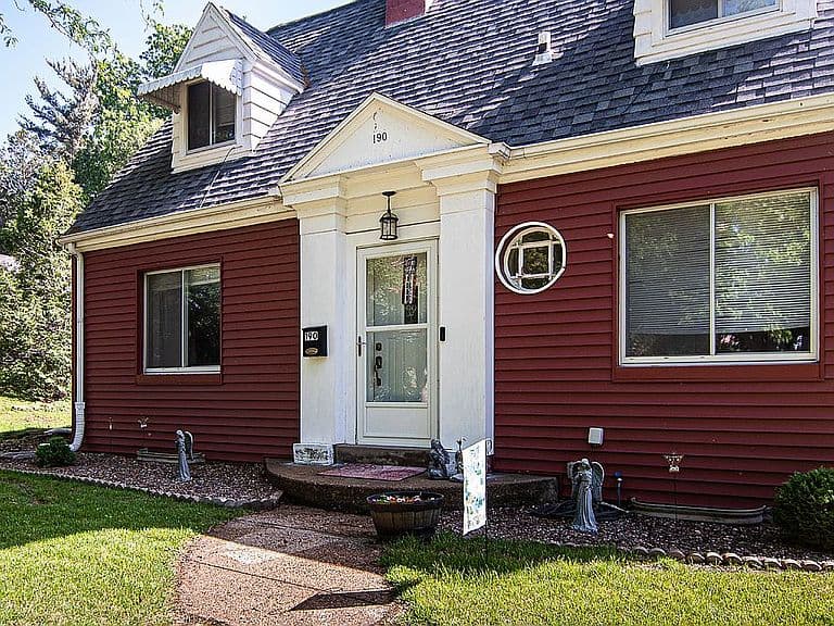 Listing photo 2