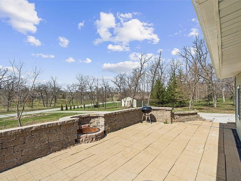Listing photo 4