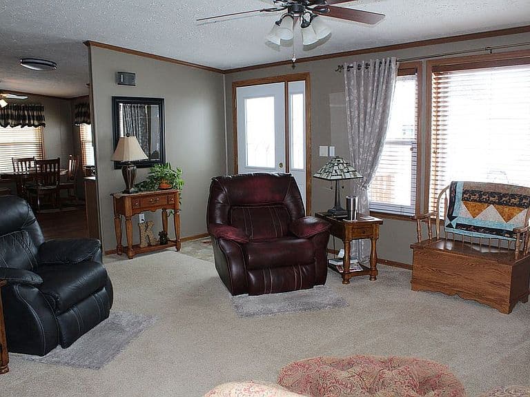 Listing photo 5