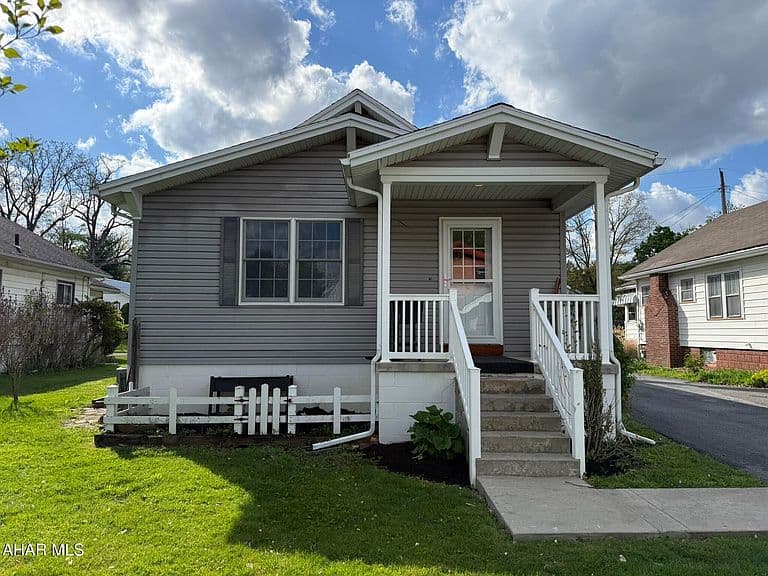 Listing photo 5