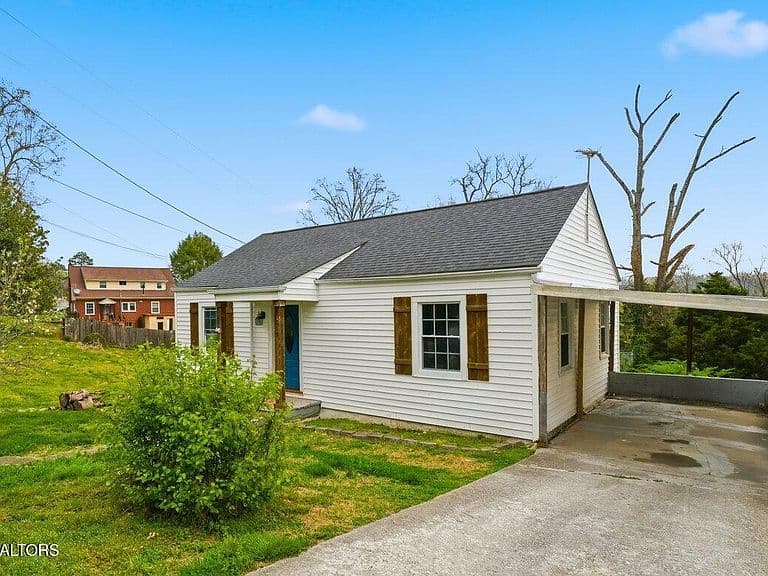 Listing photo 2