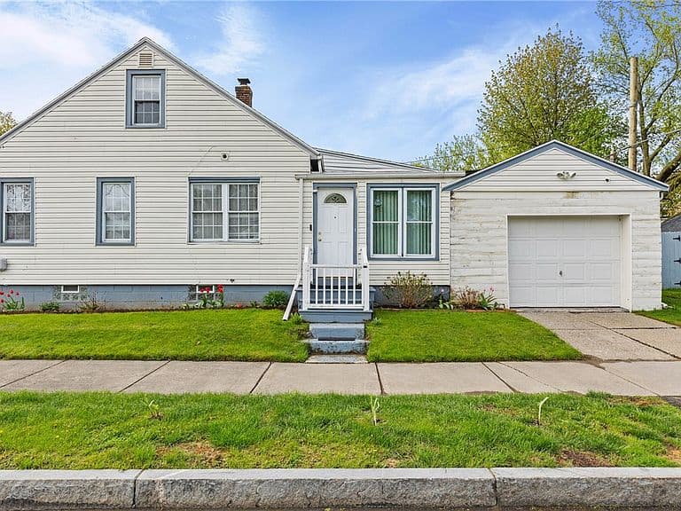Listing photo 4