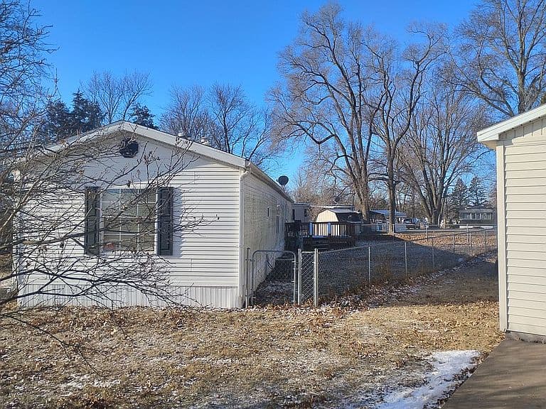 Listing photo 4