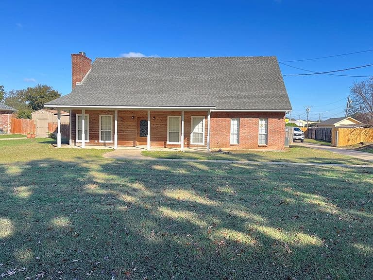 Listing photo 3