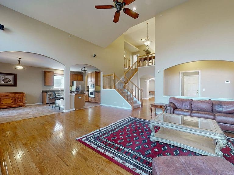 Listing photo 5