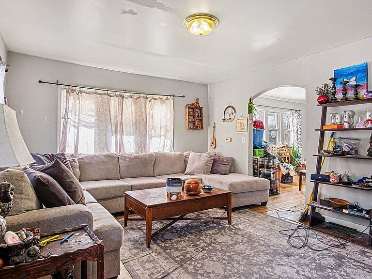 Listing photo 5