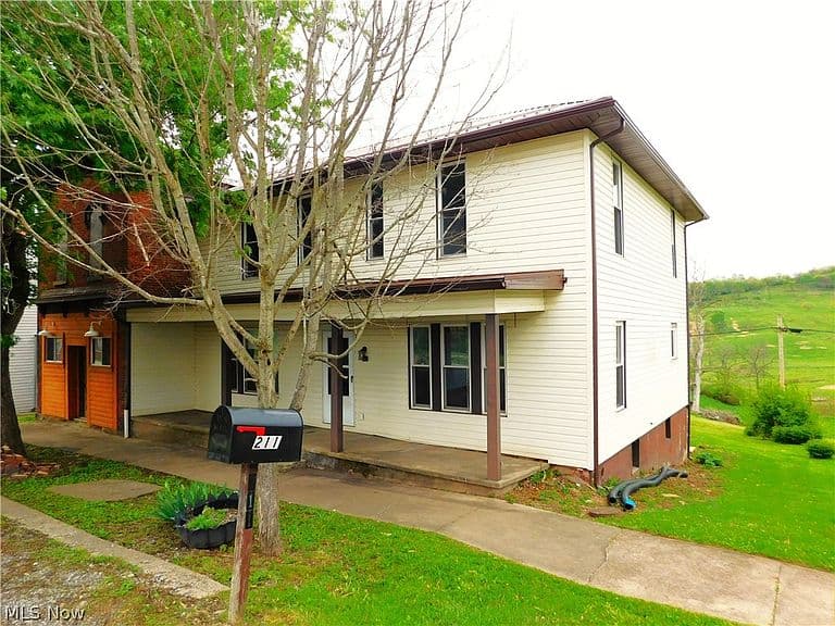 Listing photo 4