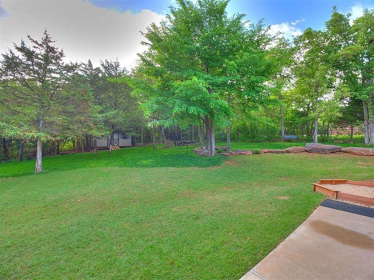Listing photo 4