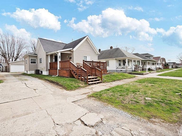 Listing photo 2