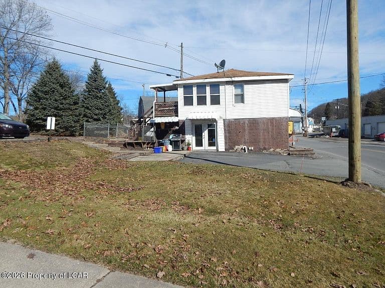Listing photo 4