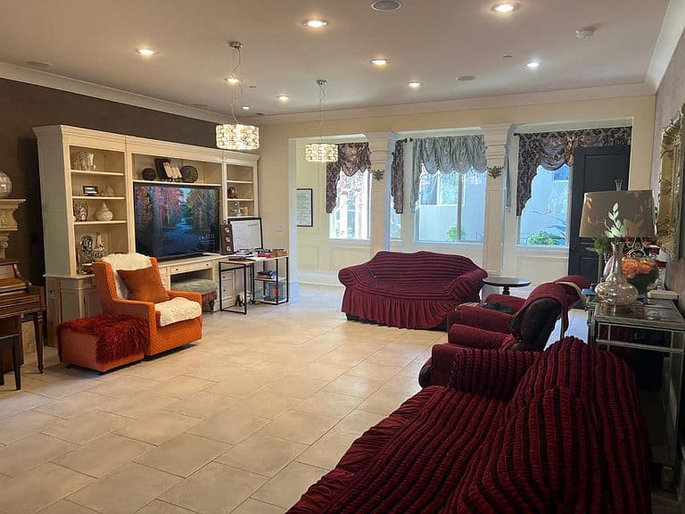 Listing photo 4