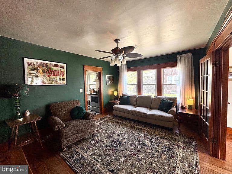 Listing photo 4