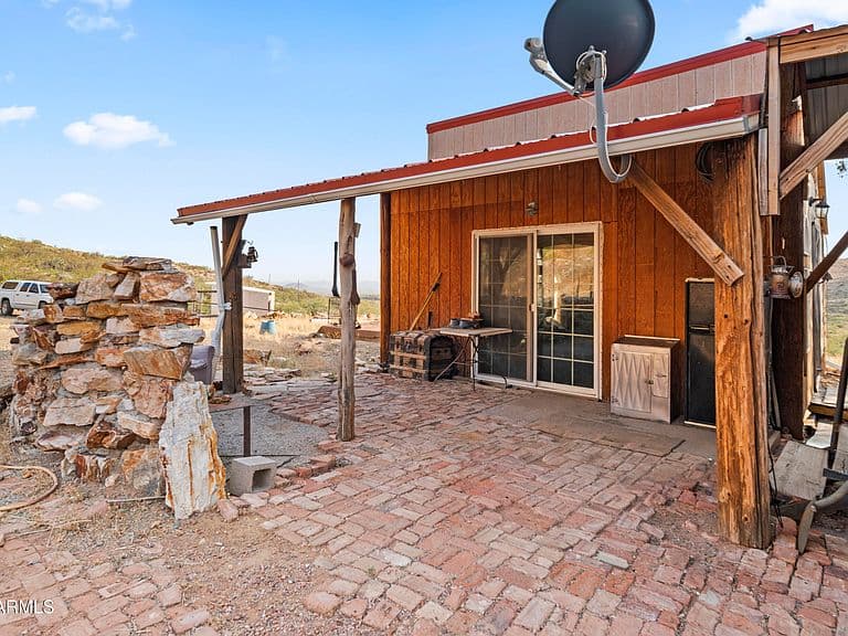 Listing photo 5