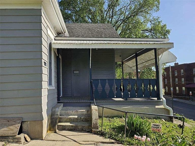 Listing photo 2