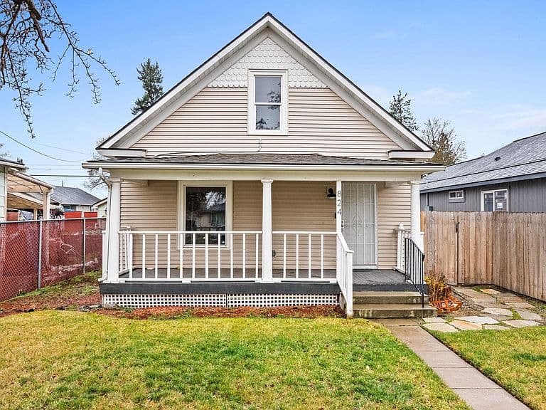Listing photo 2