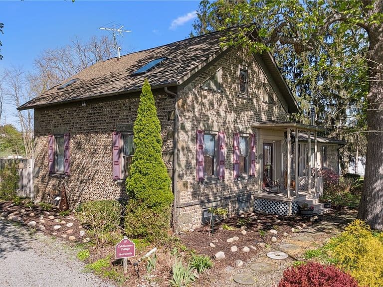 Listing photo 4