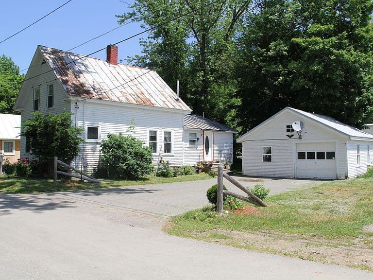 Listing photo 2