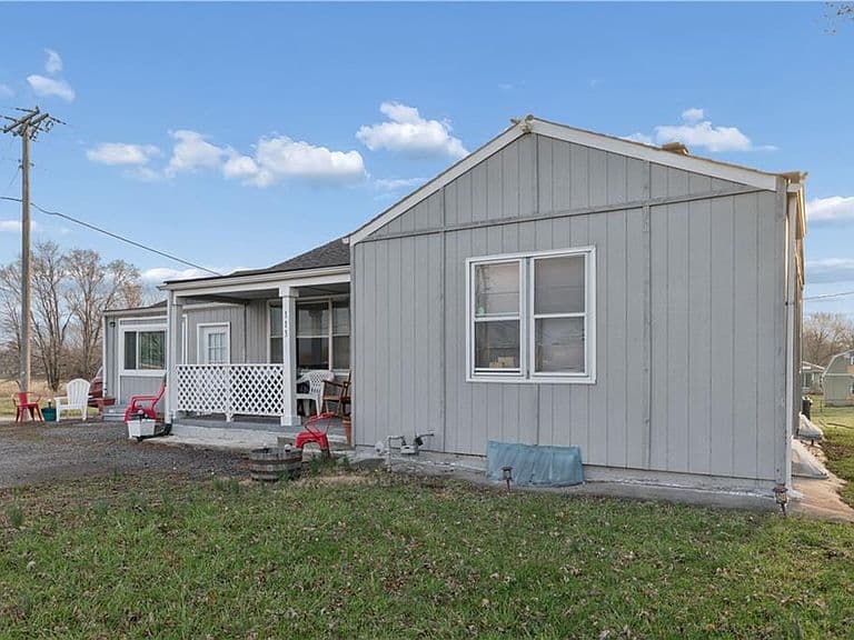 Listing photo 4
