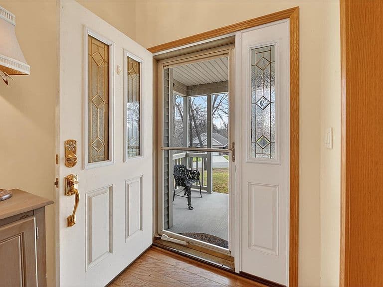 Listing photo 3