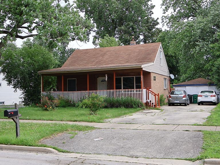 Listing photo 2