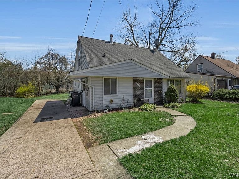 Listing photo 3