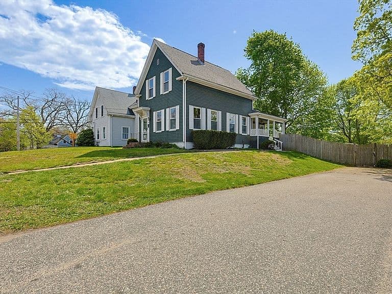Listing photo 4