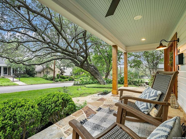Listing photo 4