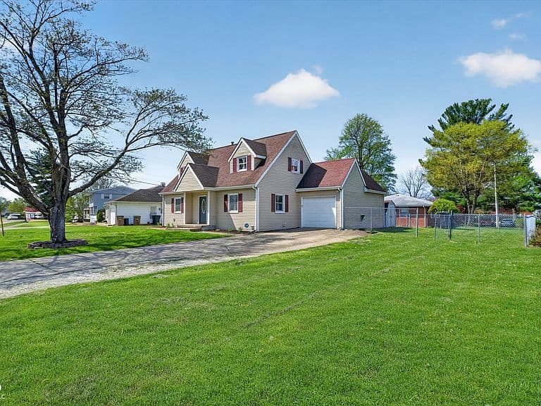 Listing photo 3