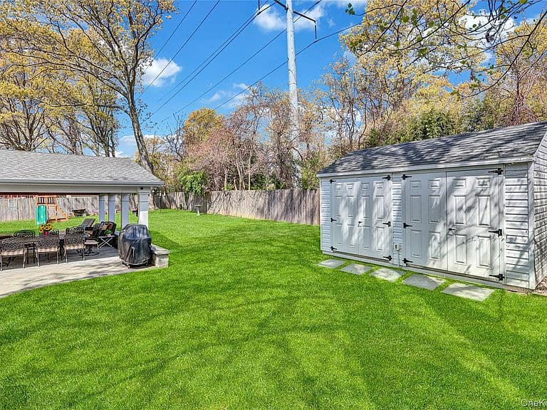 Listing photo 5