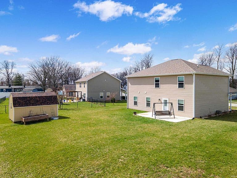Listing photo 3