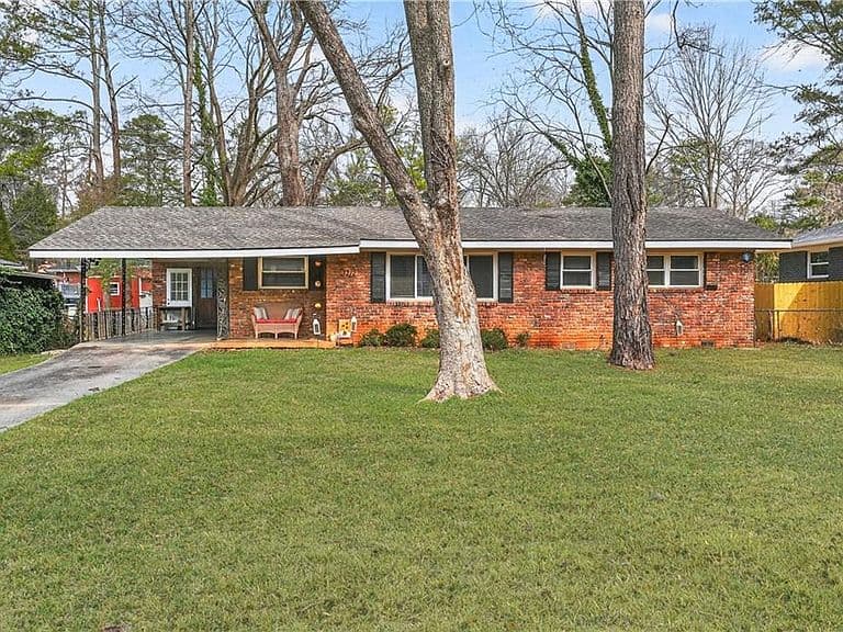 Listing photo 3